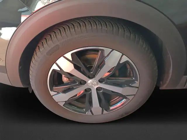 Peugeot 5008 view 9
