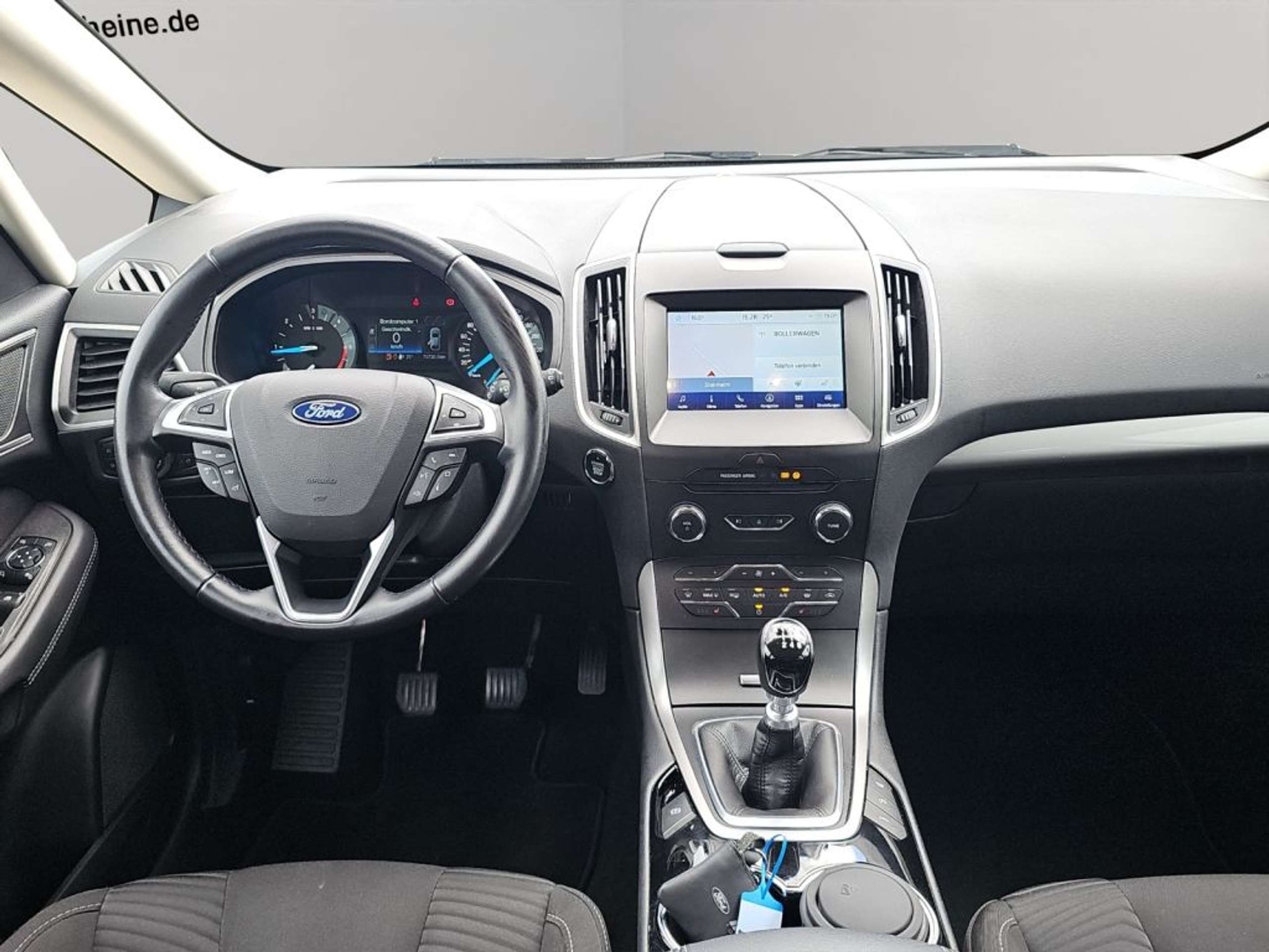Fahrzeugabbildung Ford S-Max 2.0 EcoBlue Edition - mit KI generiert/bearbeitet