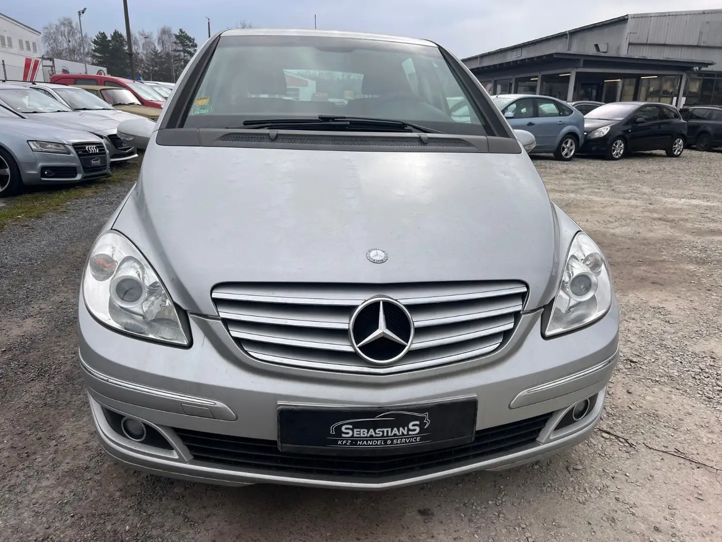 Mercedes-Benz B 200 CDI Special Edition Plateado - 2