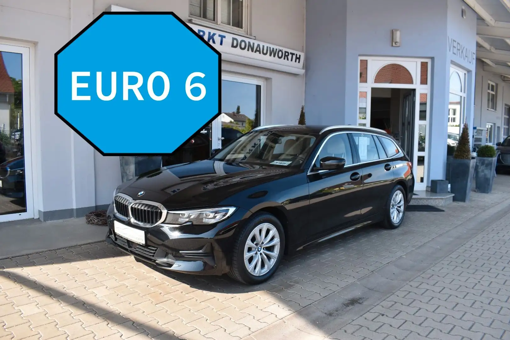BMW 318 d Touring Aut. Advantage Navi Leder Kamera Zwart - 2