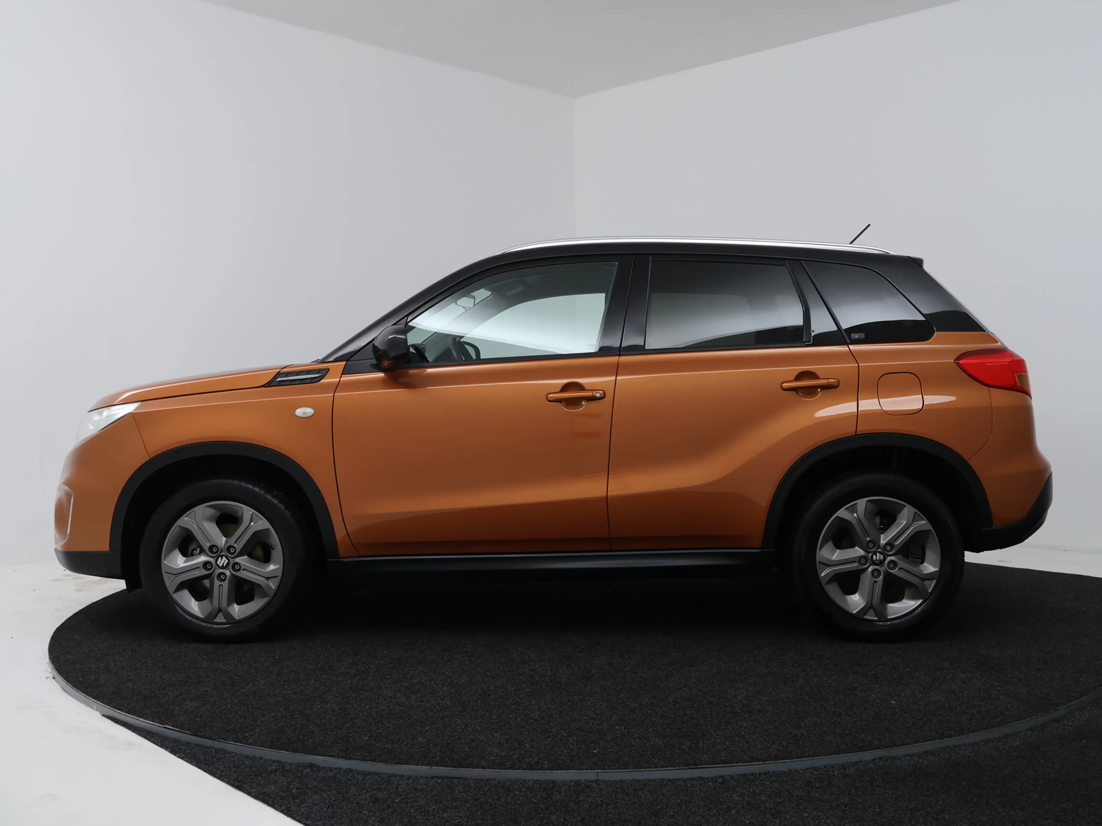 Suzuki Vitara 1.6 Exclusive — photo 3