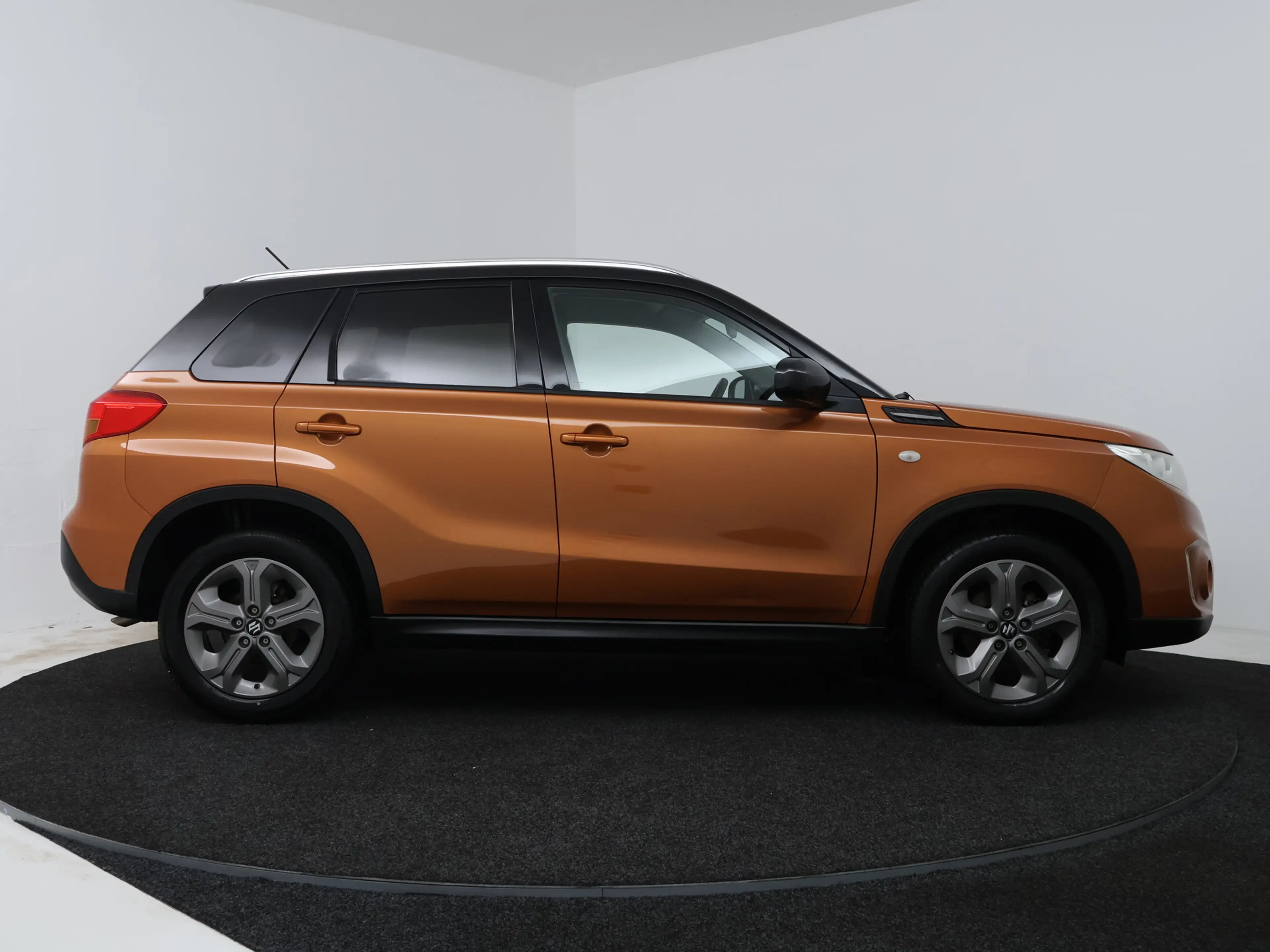Suzuki Vitara 1.6 Exclusive — photo 14