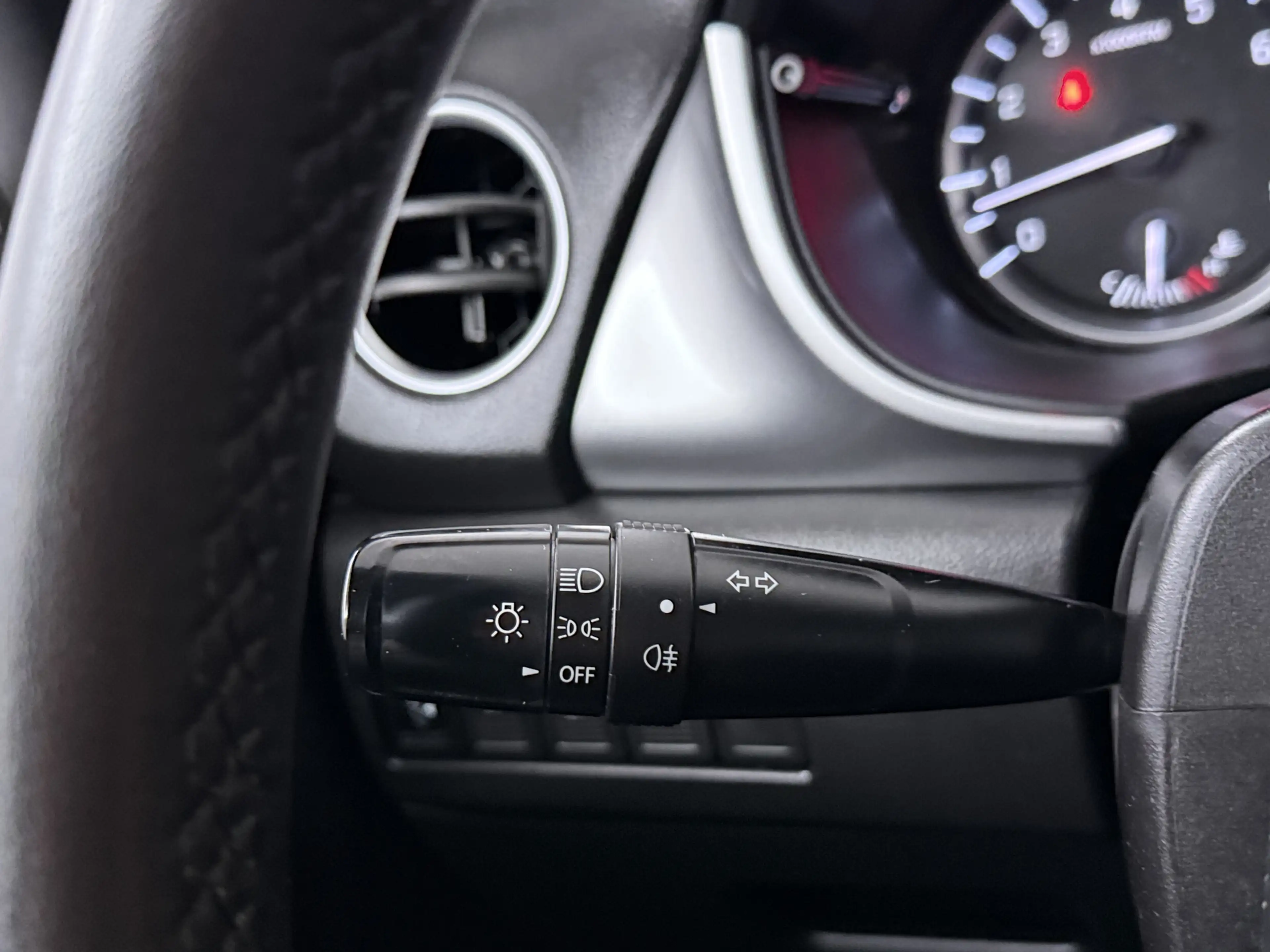 Suzuki Vitara 1.6 Exclusive — photo 7