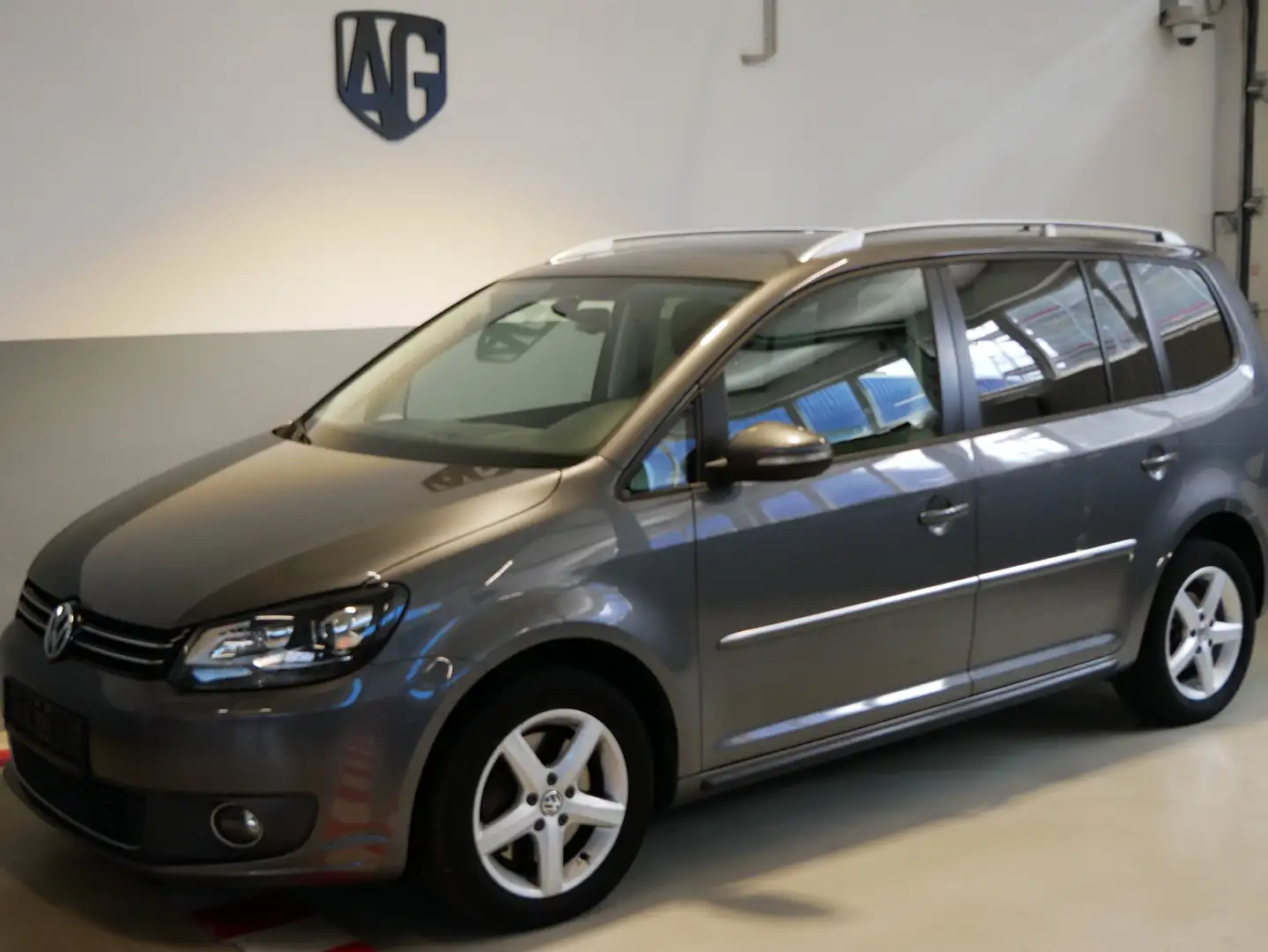 Volkswagen Touran Highline BMT DSG Pano 7 Sitze Grau - 2