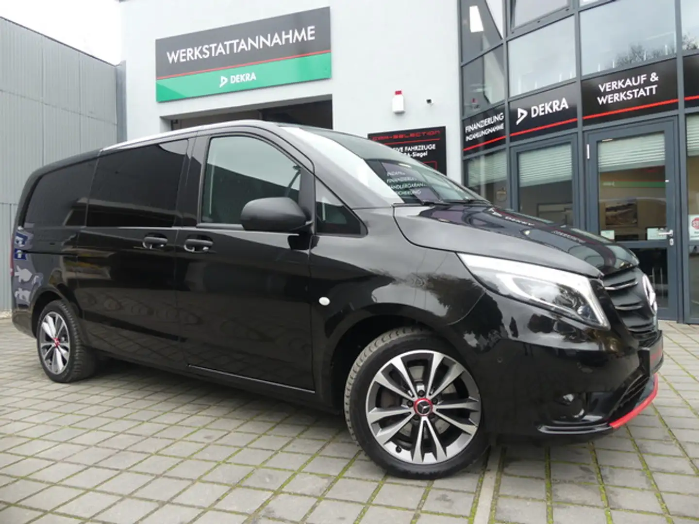 Mercedes-Benz Vito 124 CDI Lang Mixto Schwarz - 1