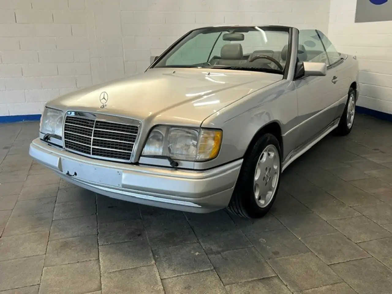 Mercedes-Benz E 320 AMG Line - W124, foto 3
