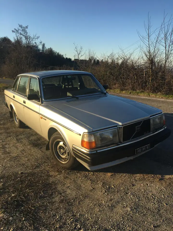 Volvo 240 2.0 GLE, foto 2