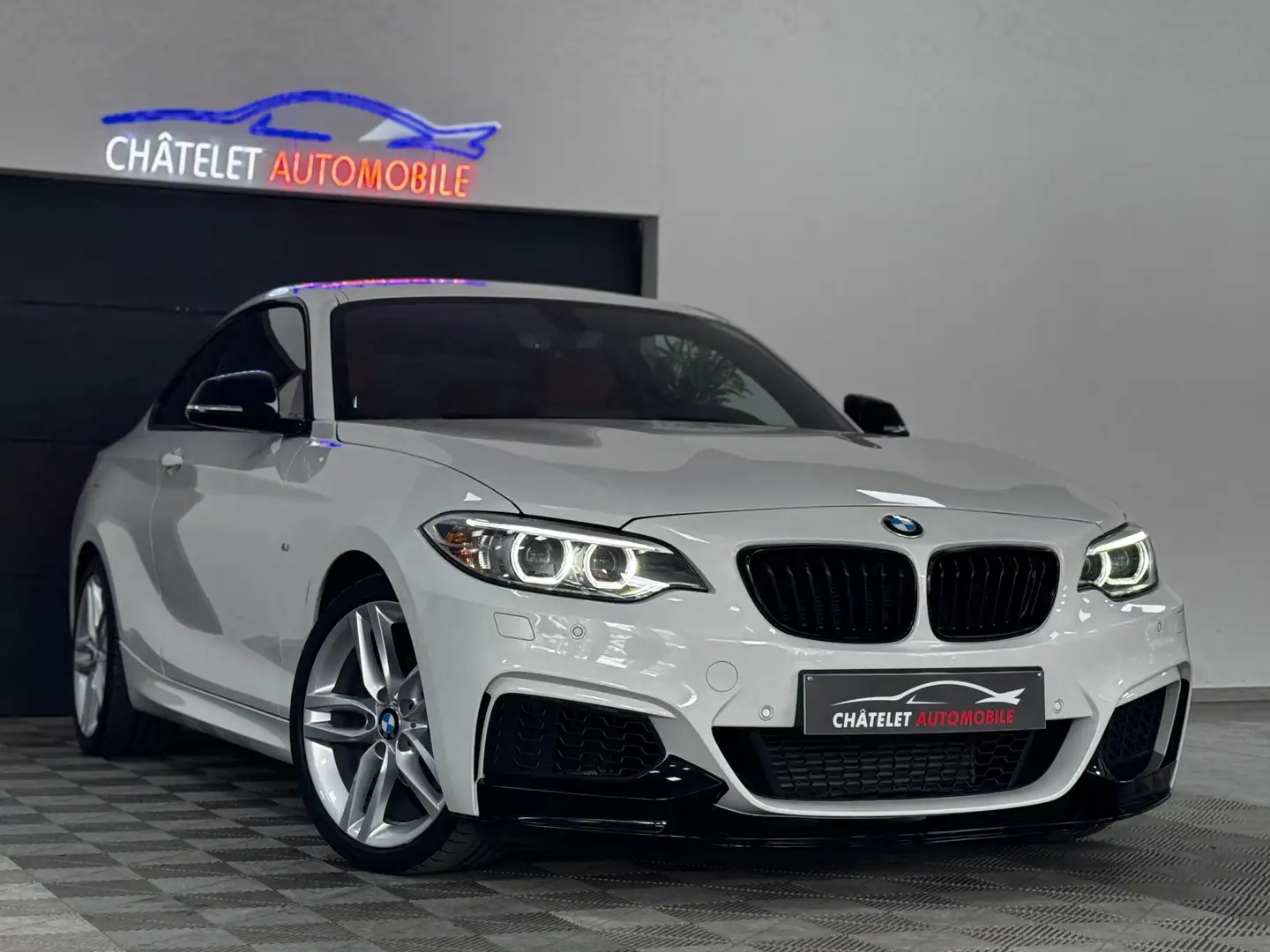 BMW 218 PACK-M//CUIR ROUGE//GPS//LED//GARANTIE Blanc - 1