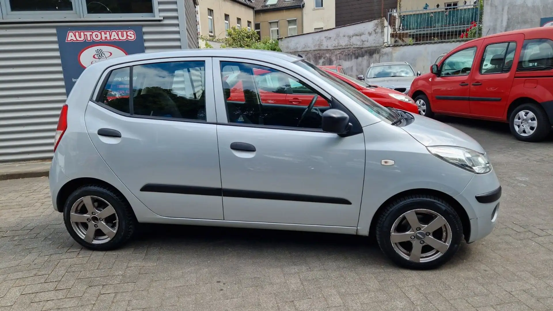 Hyundai i10 Style AUTOMATIK+KLIMA+ALLWETTER Ezüst - 2