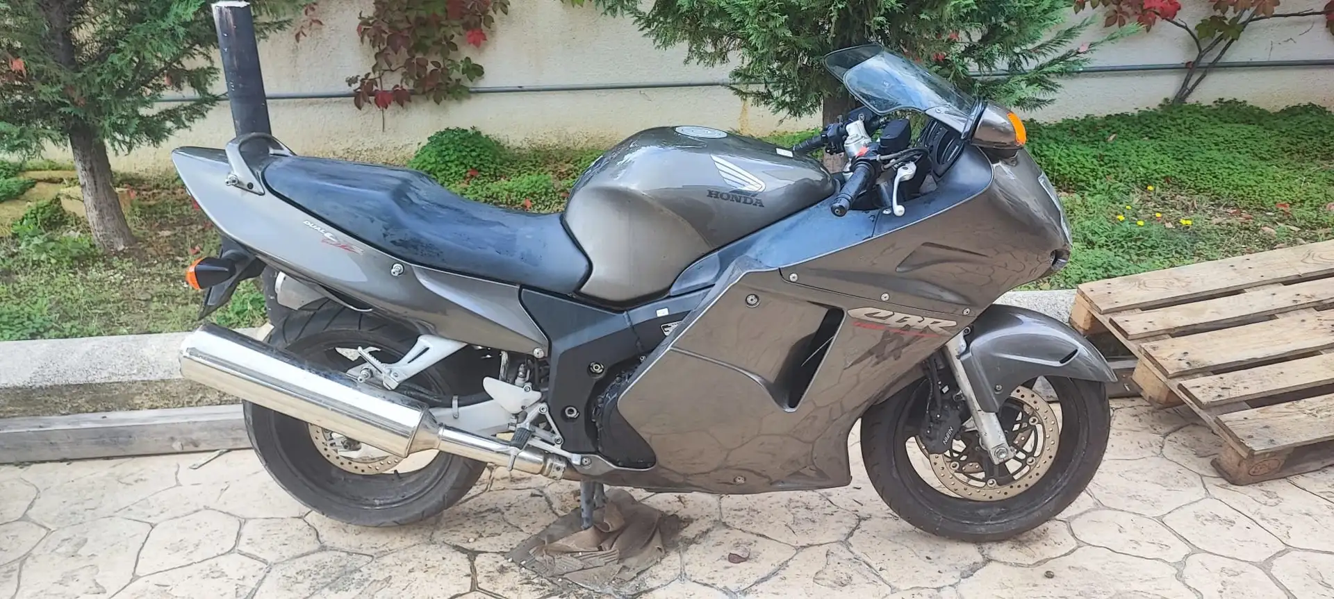 Honda CBR 1100 Grigio - 1