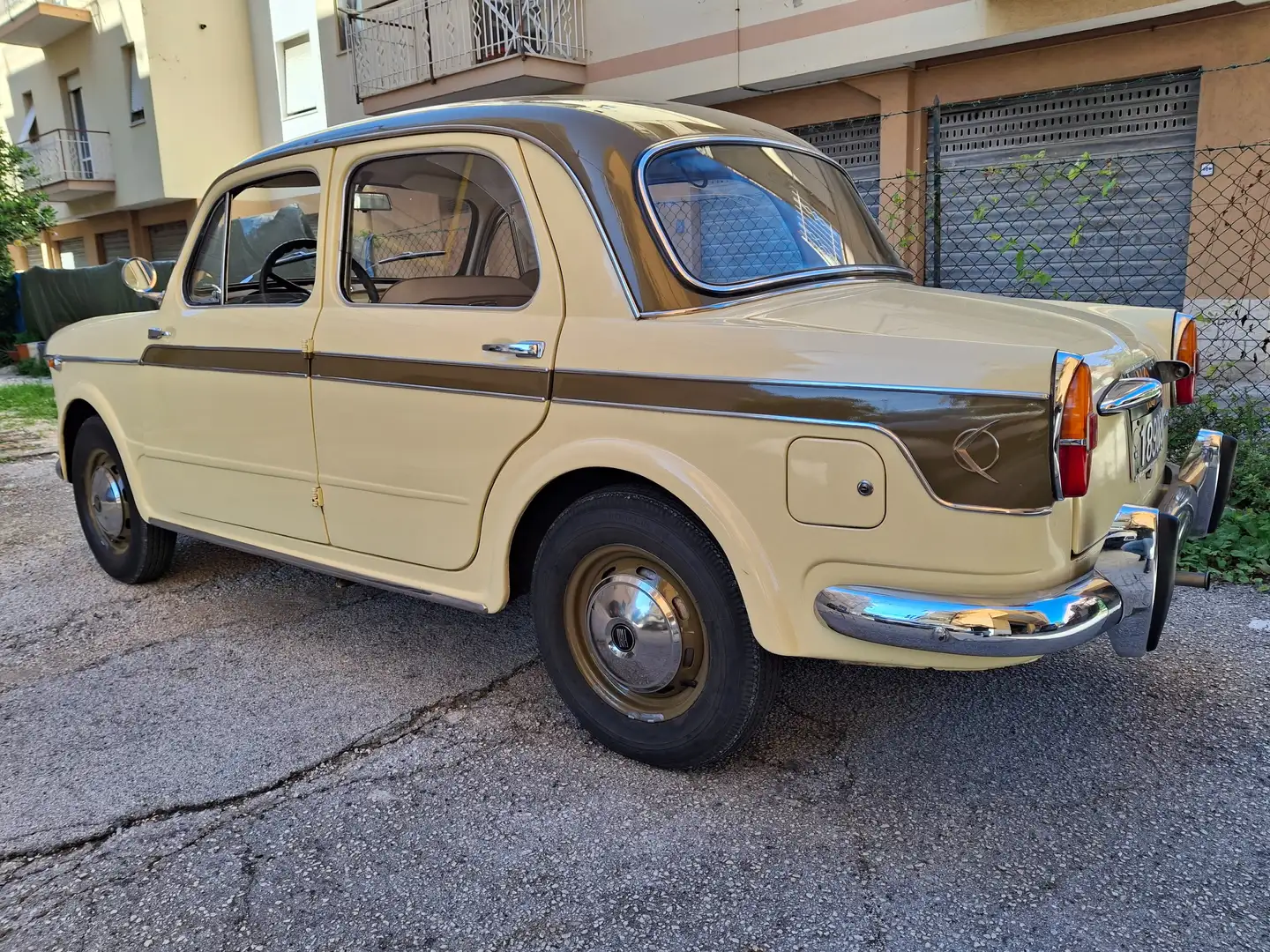 Fiat 1100 Бежевий - 2