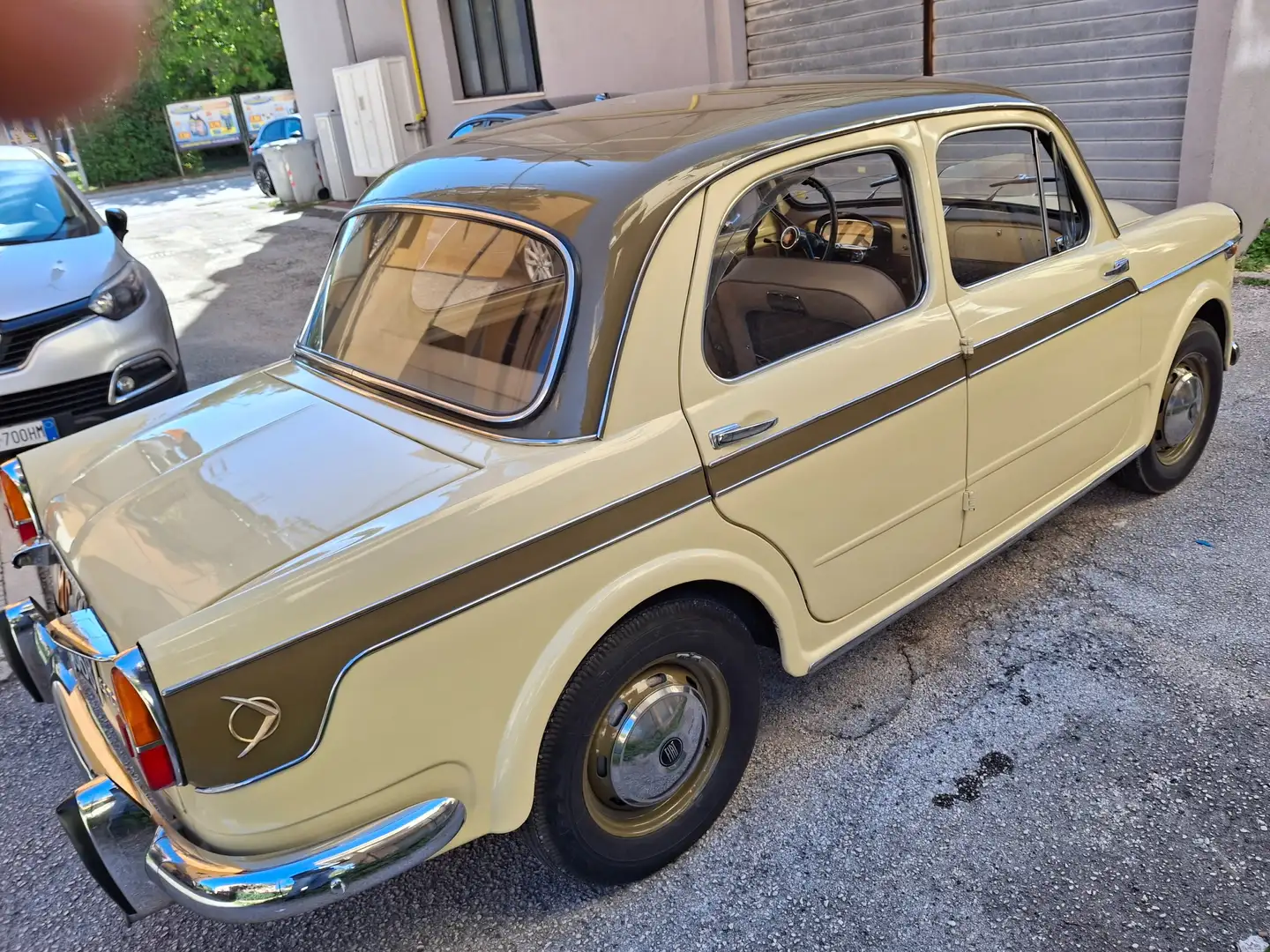 Fiat 1100 Бежевий - 1