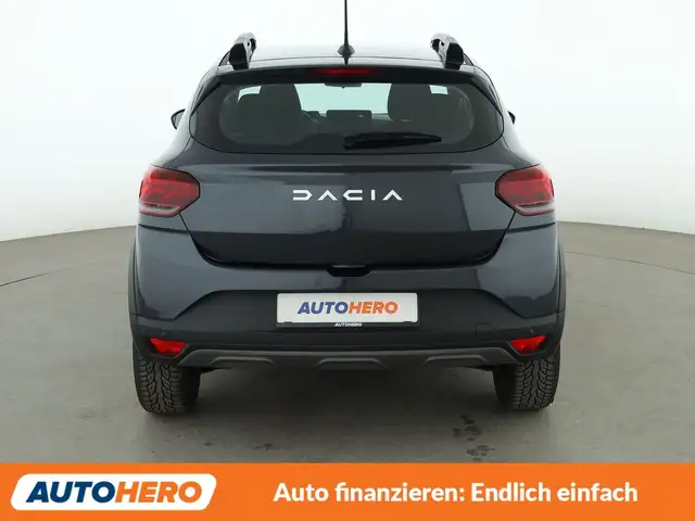 Dacia Sandero view 5