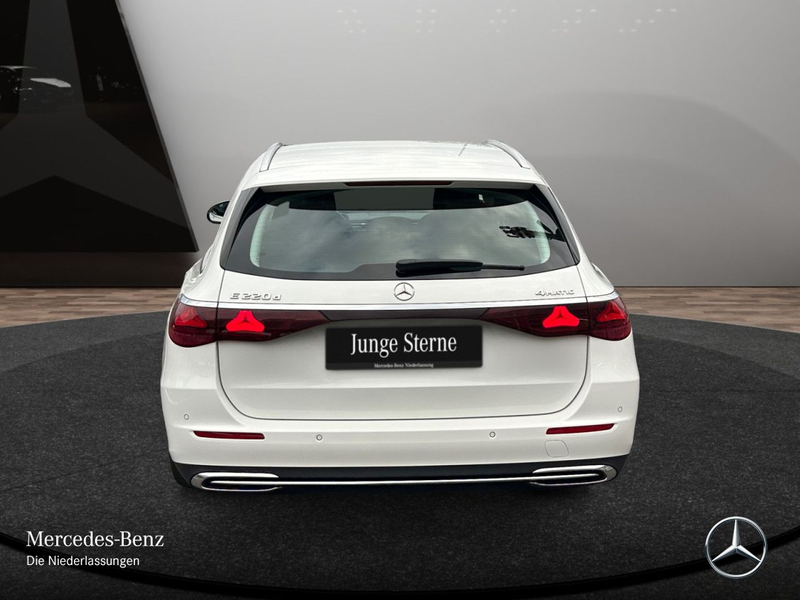 Mercedes-Benz E 220 d T 4M Avantgarde Distr+ LED AHK Kamera PTS — photo 9