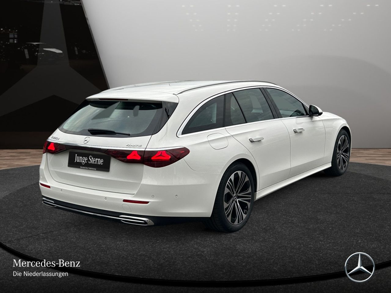Mercedes-Benz E 220 d T 4M Avantgarde Distr+ LED AHK Kamera PTS — photo 8
