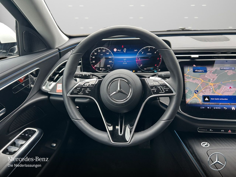 Mercedes-Benz E 220 d T 4M Avantgarde Distr+ LED AHK Kamera PTS — photo 14