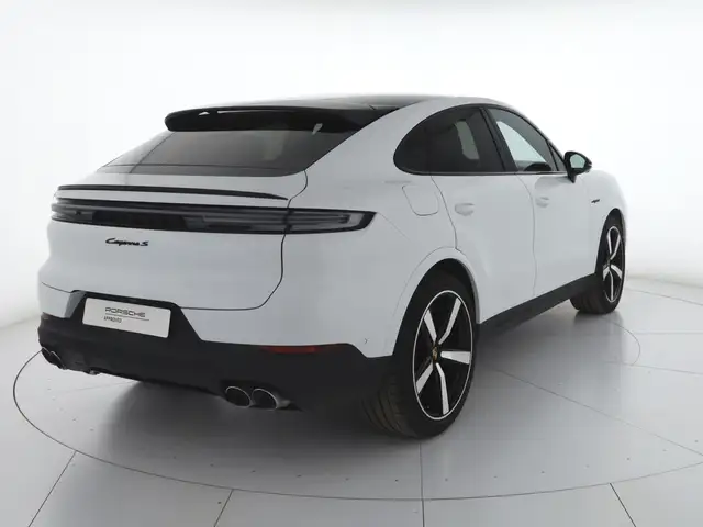 Porsche Cayenne view 2