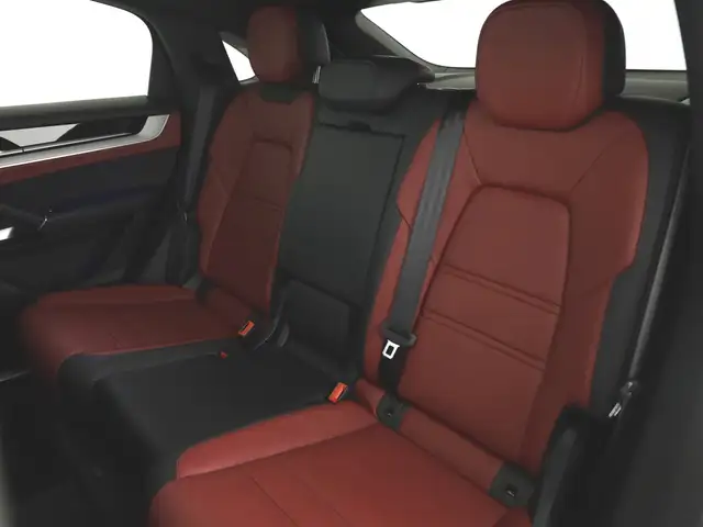 Porsche Cayenne view 15