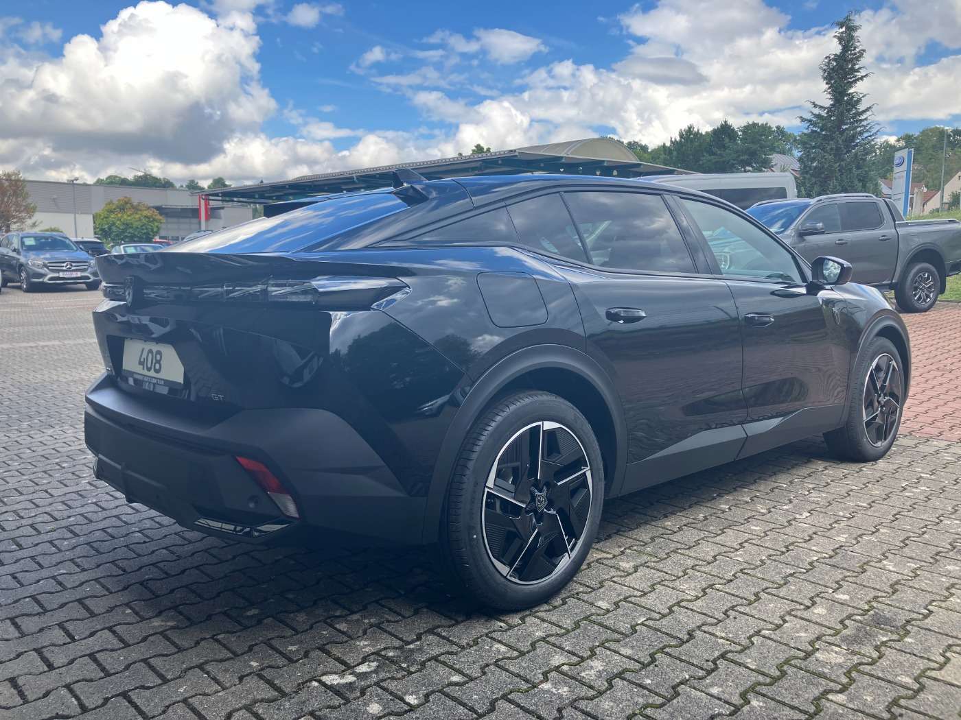 Peugeot 408