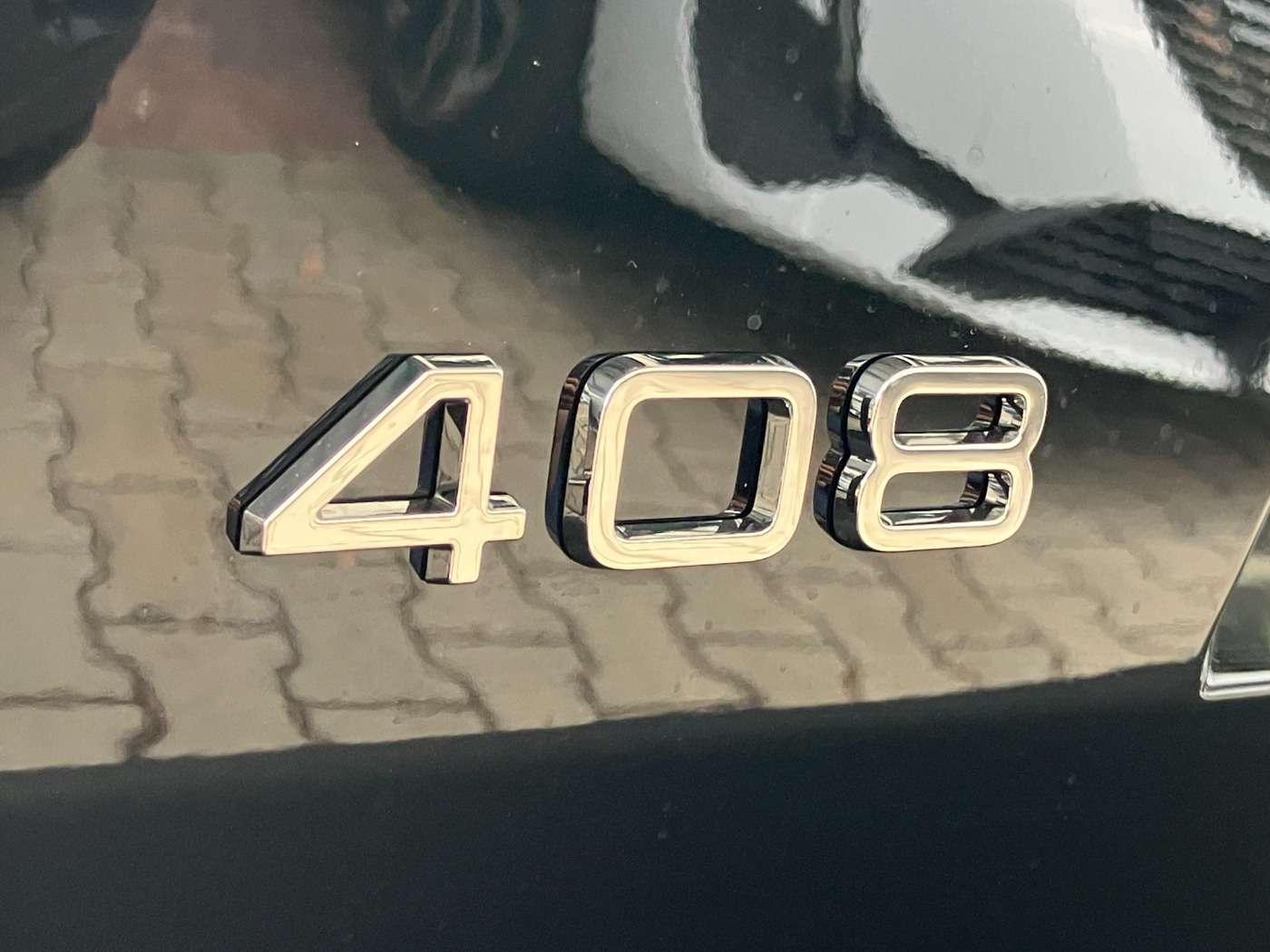 Peugeot 408