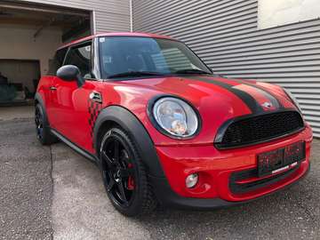 1,6 RED AND BLACK EDTION#2 BESITZER#SERVICE#ÖAMTC- PICKERL