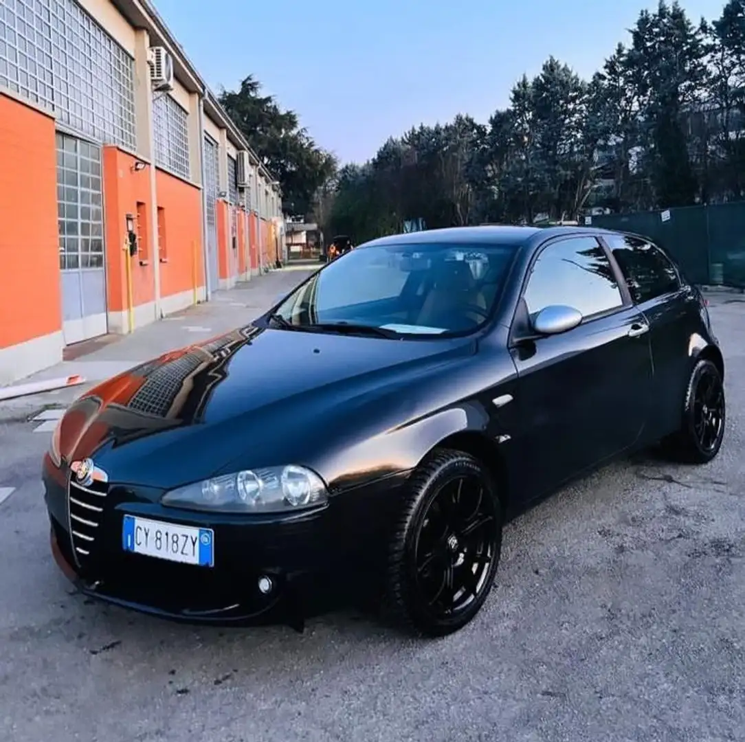 Alfa Romeo 147 3p 1.9 jtd Distinctive 120cv Black - 2