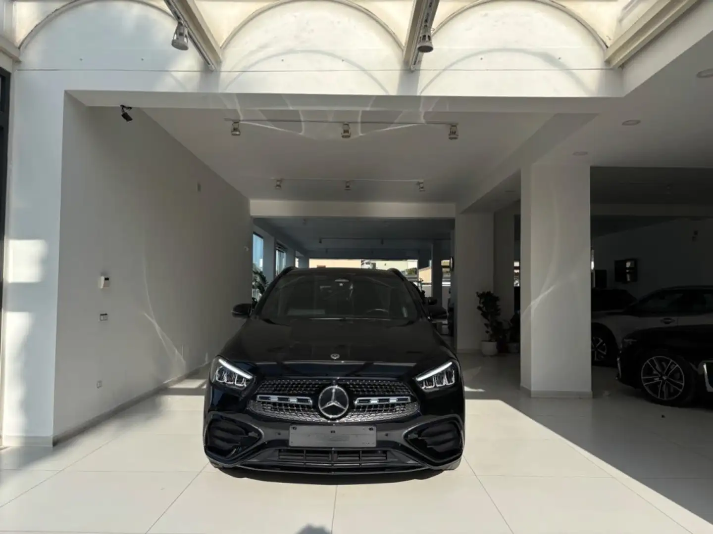 Mercedes-Benz GLA 200 d Automatic AMG Line Premium Plus TUA DA €479,00 Nero - 2