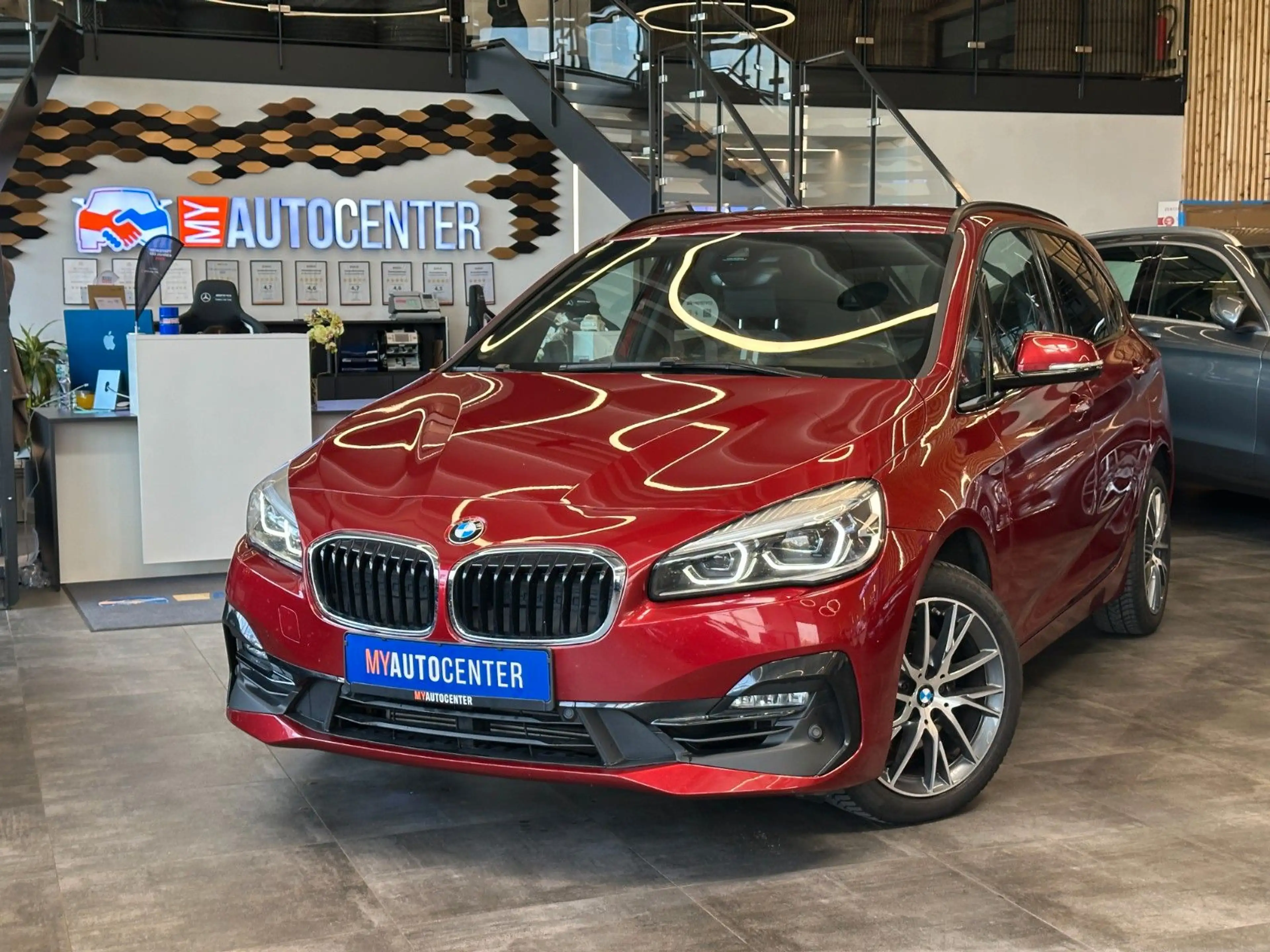 BMW 218 *PDC*AHK*2-ZONEN*