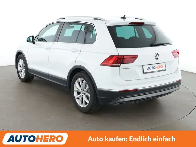 Volkswagen Tiguan view 4