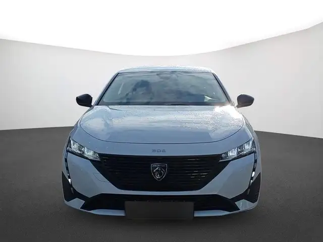 Peugeot 308 view 2