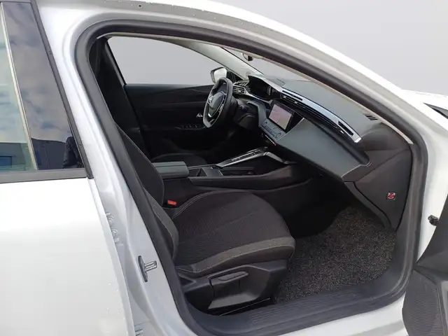 Peugeot 308 view 11
