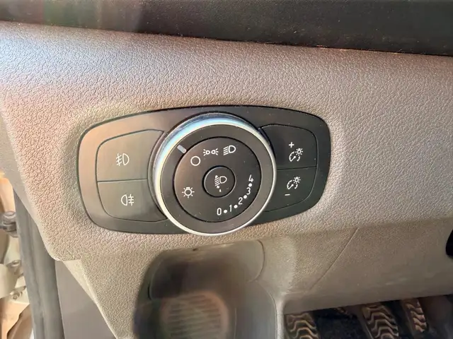 Ford Transit view 15