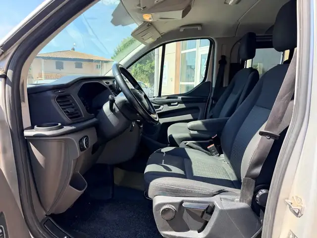 Ford Transit view 9