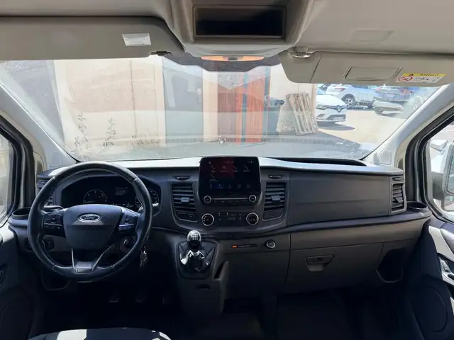 Ford Transit view 13