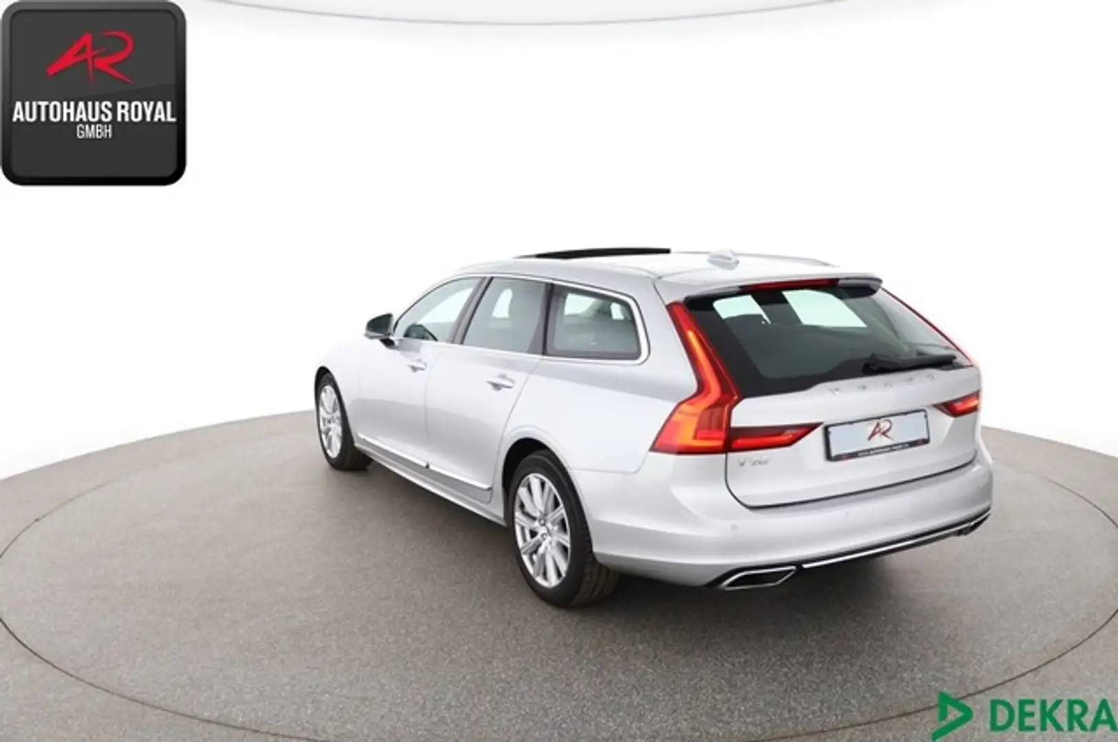 Volvo V90 2.0 D5 AWD INSCRIPTION MASSAGE,B+W,360GRAD Plateado - 2