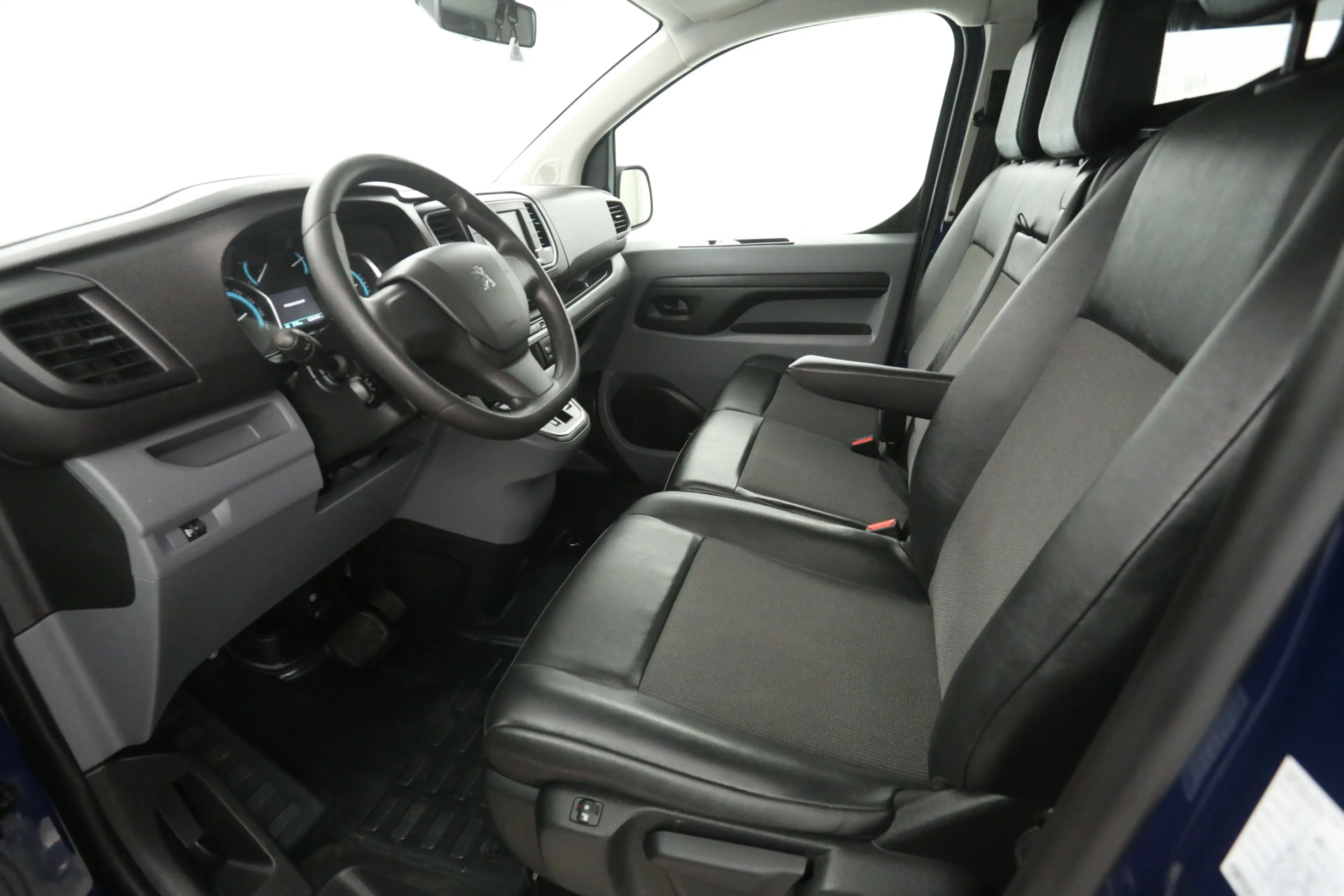 Fiat Scudo e-Scudo Peugeot e-Expert Standard Pro 75 kWh L2H1 — photo 24