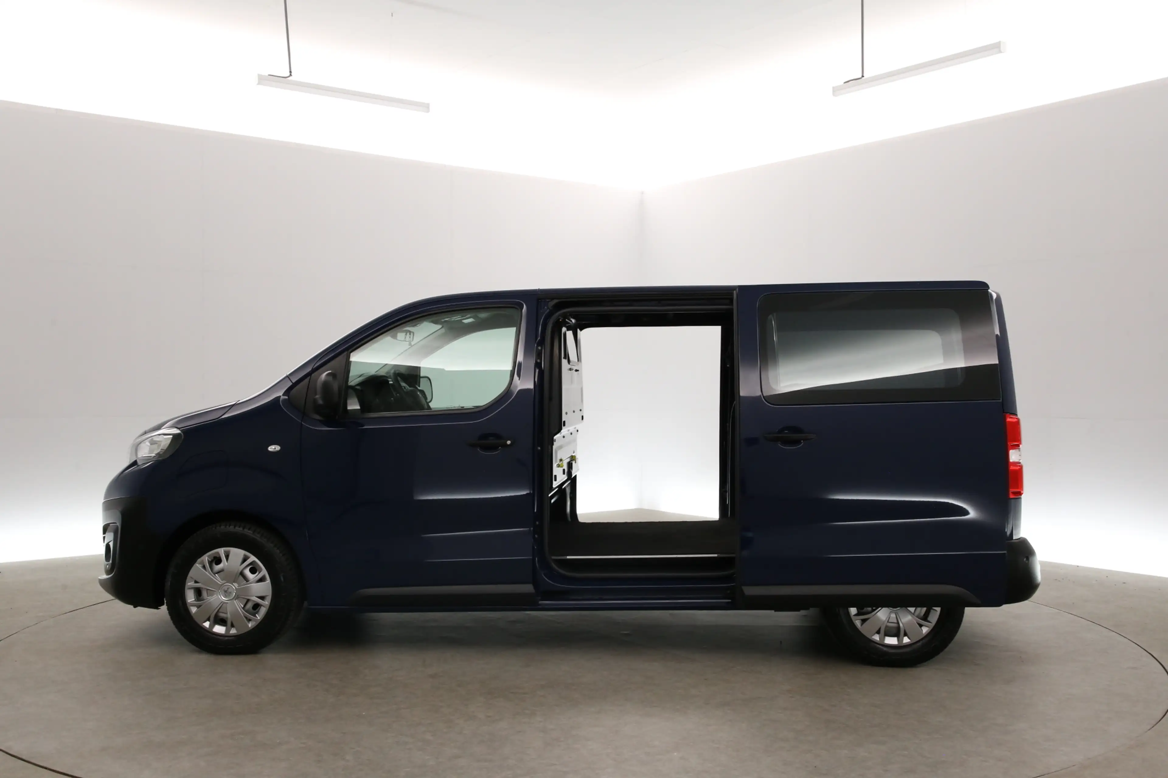 Fiat Scudo e-Scudo Peugeot e-Expert Standard Pro 75 kWh L2H1 — photo 4