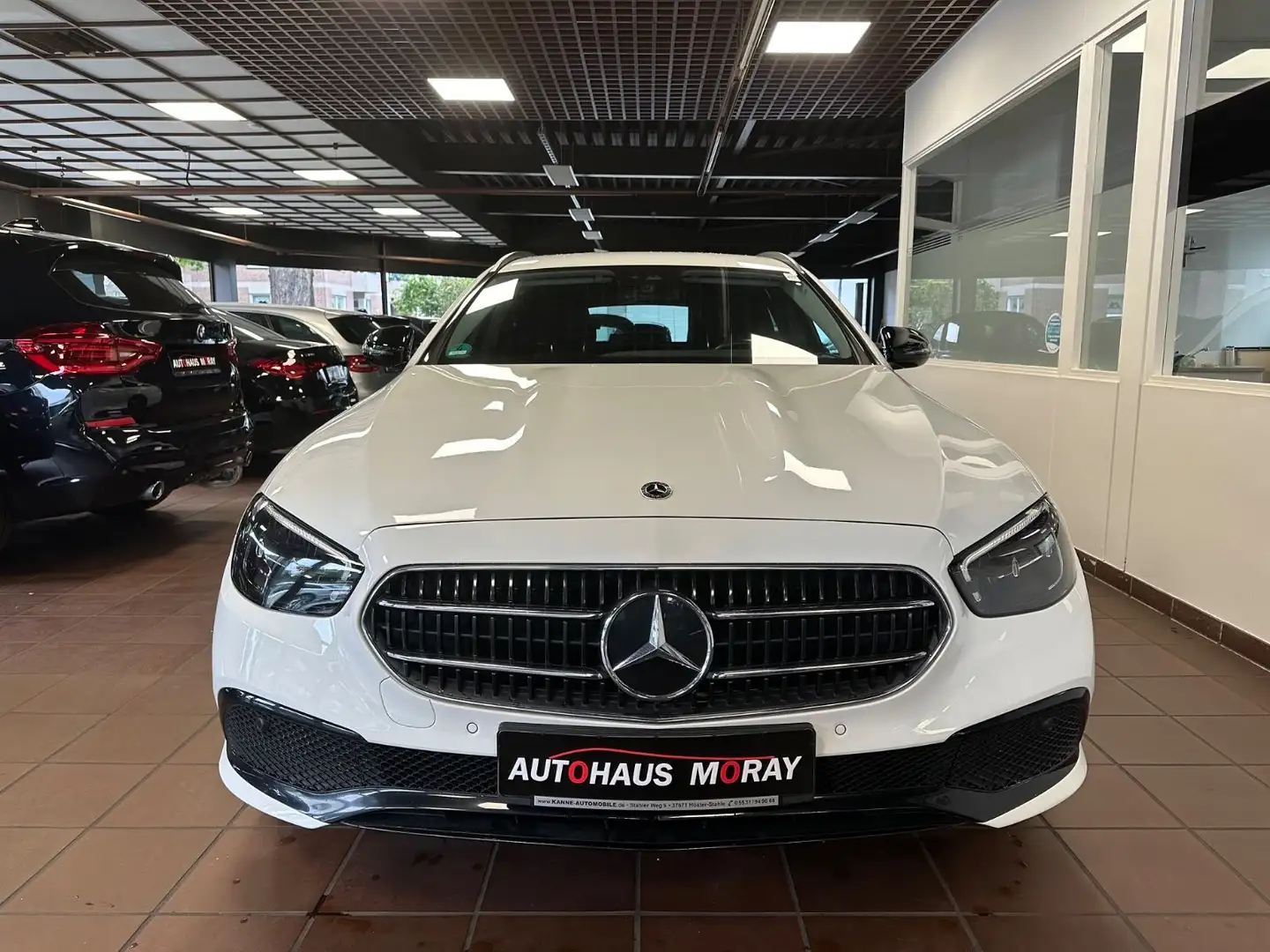 Mercedes-Benz E 300 de T 9G-TRONIC Avantgarde, AHK, Hybrid Weiß - 2