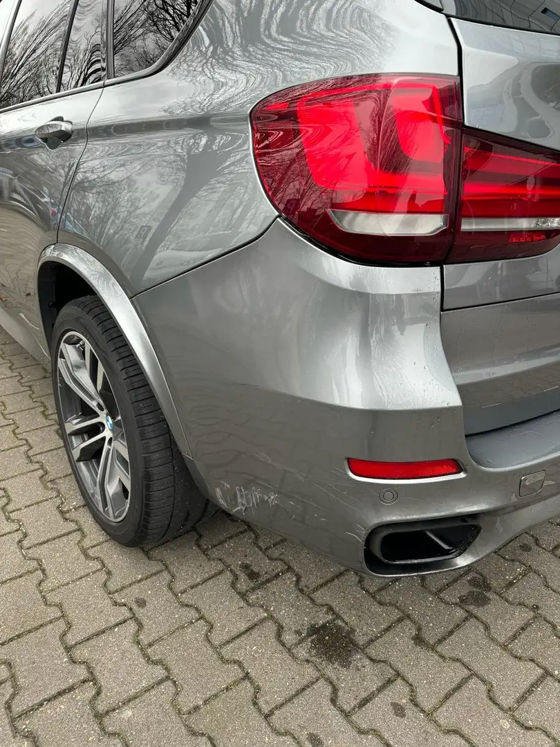 BMW X5 M X5 M50d Sport-Aut. Silber - 2