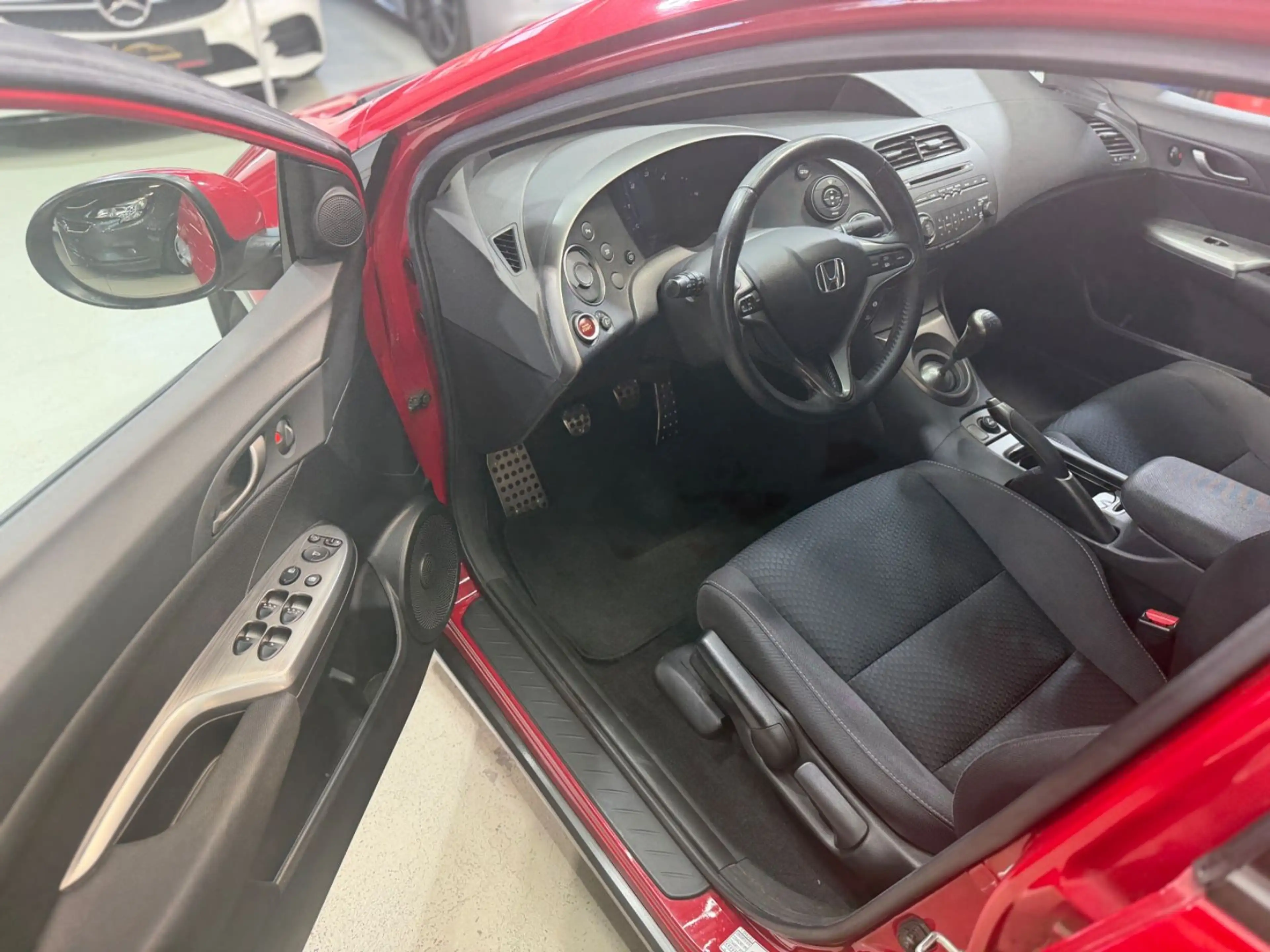 Honda Civic Lim. 5-trg. 2.2 CTDI Sport PDC TEMPOMAT — photo 13