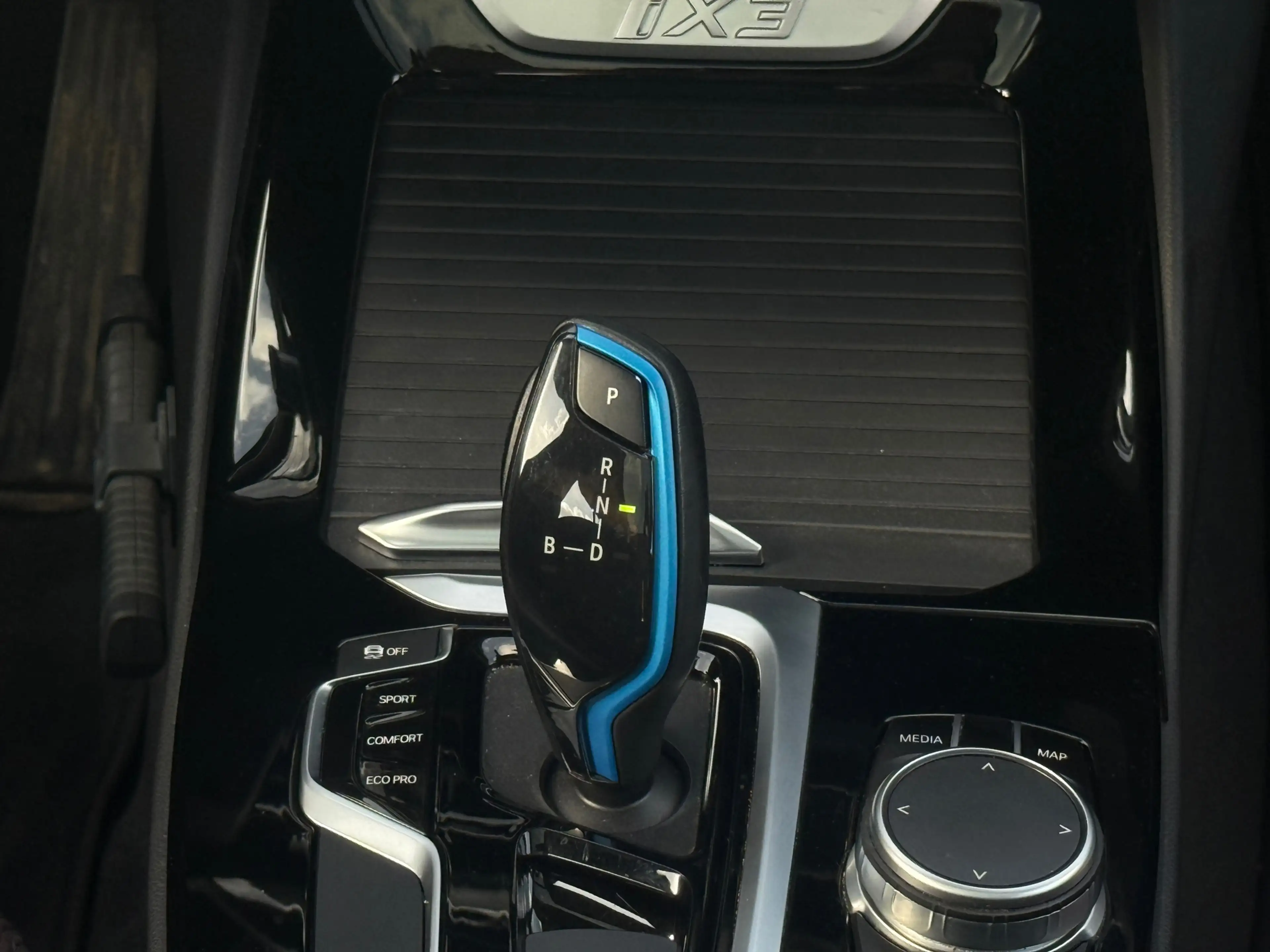 BMW iX3 Executive 80 kWh 96% SOH PANO|LEDER|TREKHAAK — photo 17