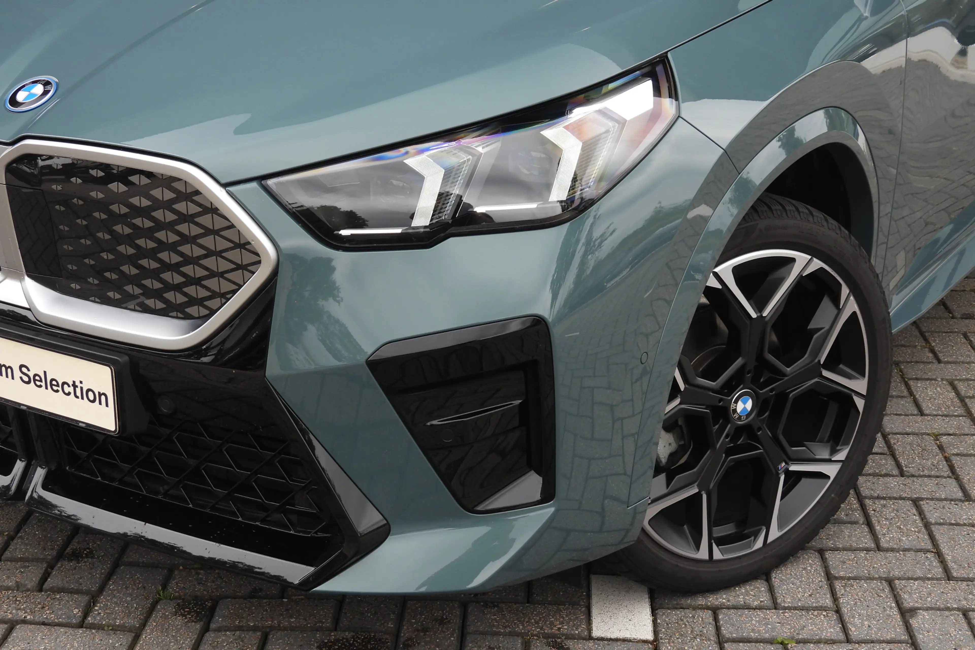 BMW iX2 eDrive20 M Sport / Panoramadak / Sportstoelen / Ac — photo 4