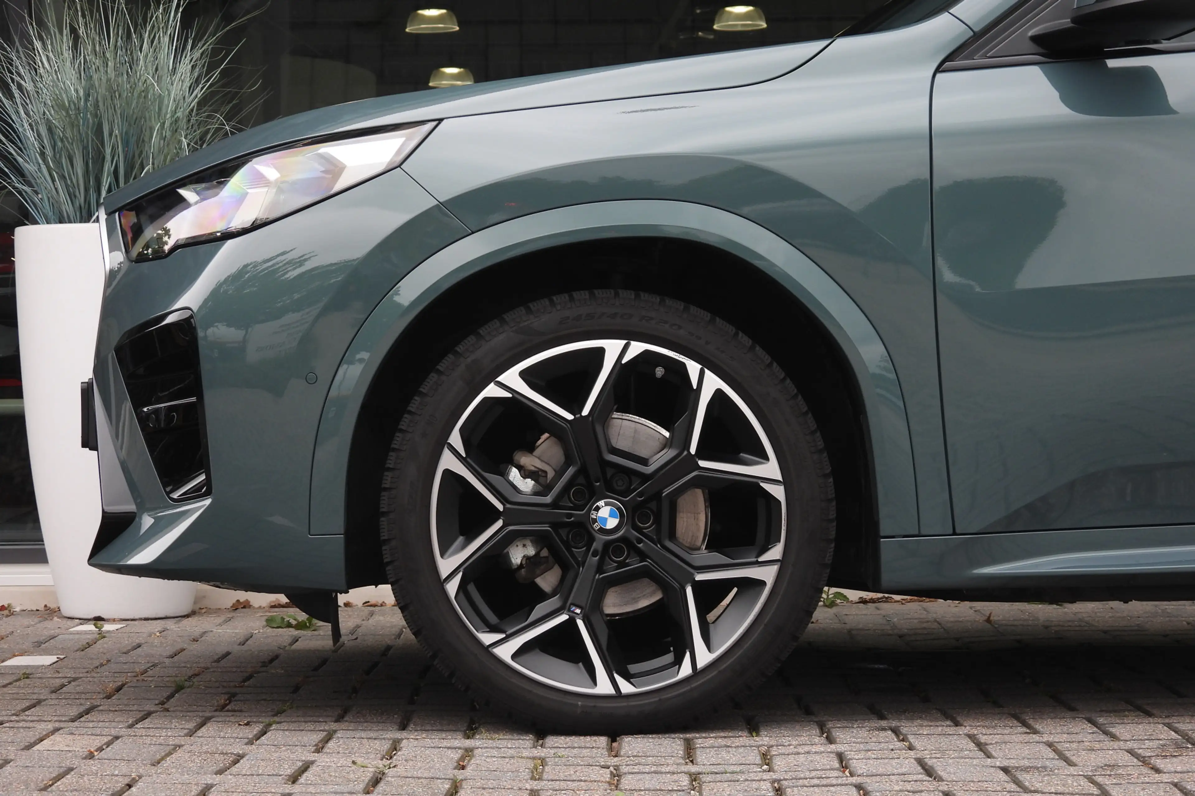 BMW iX2 eDrive20 M Sport / Panoramadak / Sportstoelen / Ac — photo 15