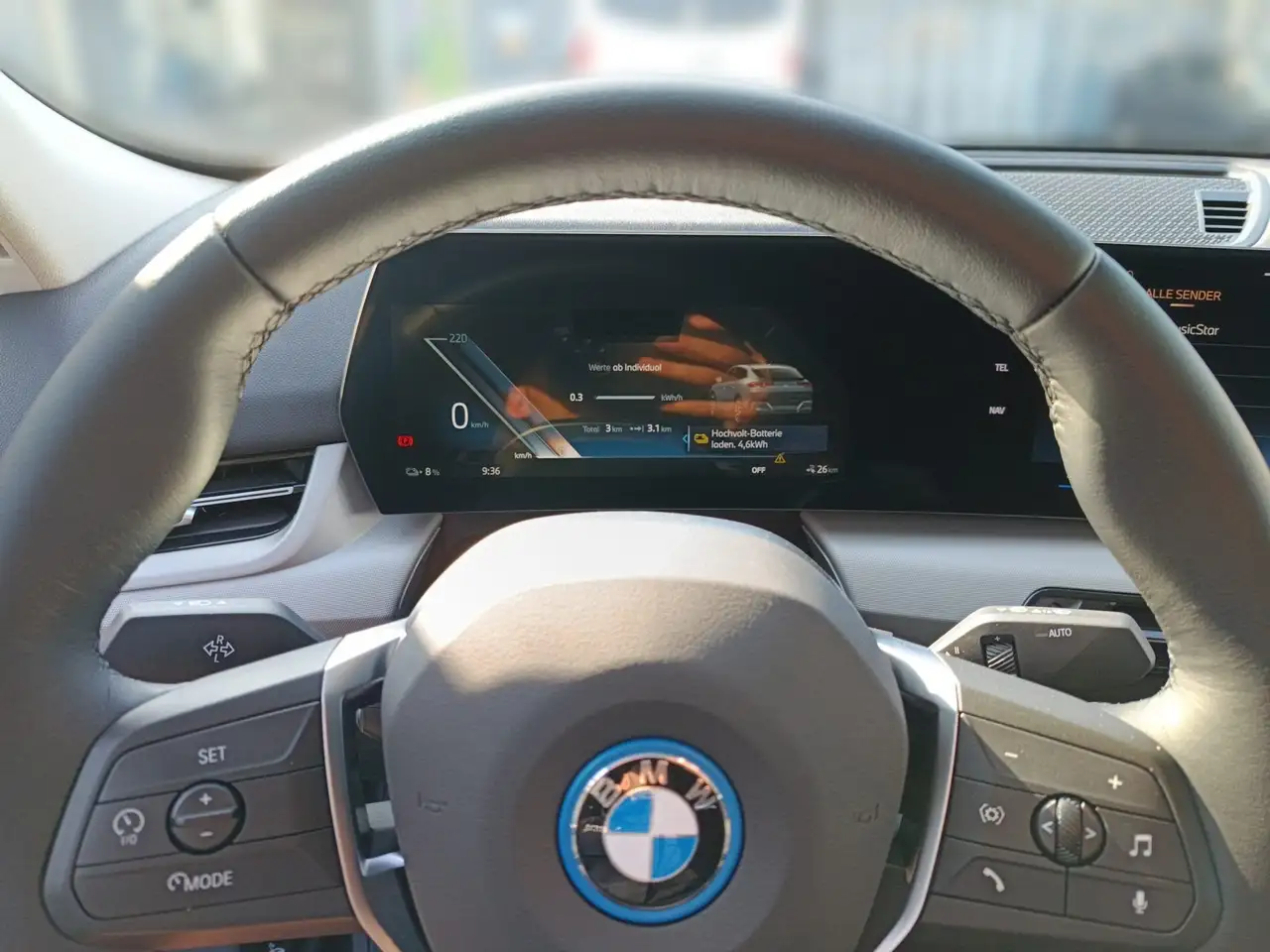 BMW iX2 eDrive20 DRIVING+PARKING-ASS.+SITZHEIZUNG+SONNENSC, миниатюра 16