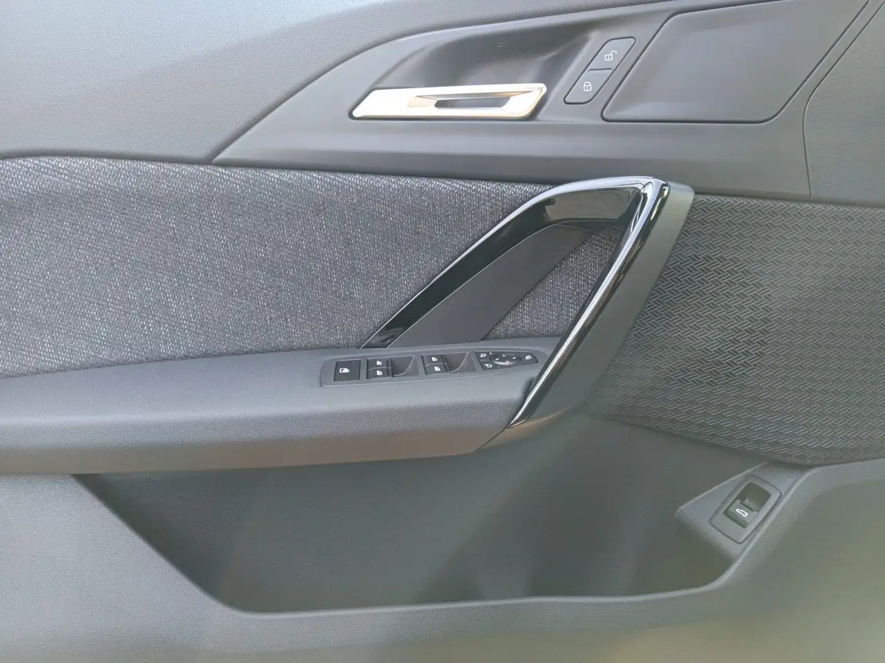 BMW iX2 eDrive20 DRIVING+PARKING-ASS.+SITZHEIZUNG+SONNENSC, миниатюра 14