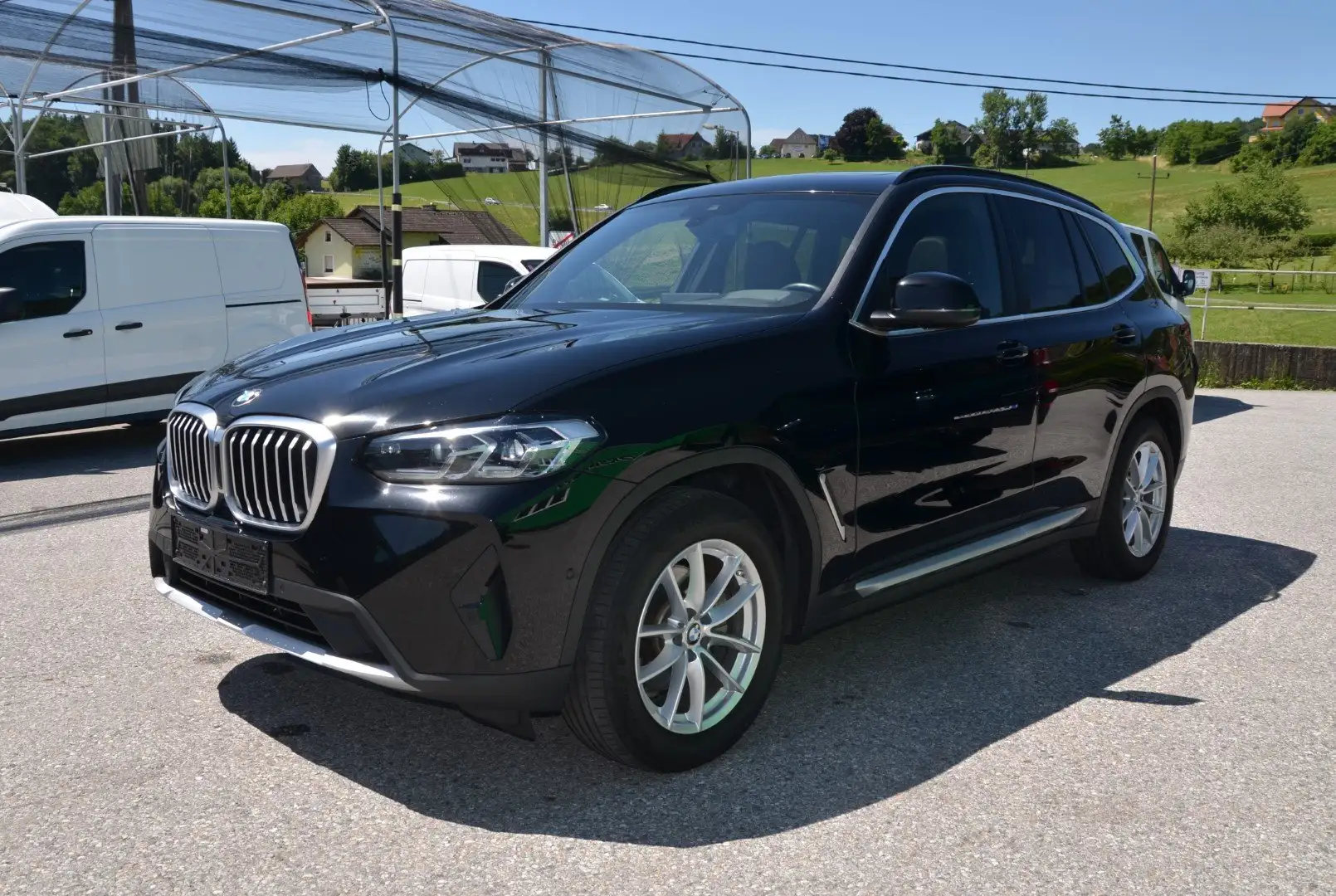 BMW X3 X3 xDrive 20d Aut. LED AHV LEDER P-Dach NAVI Schwarz - 2