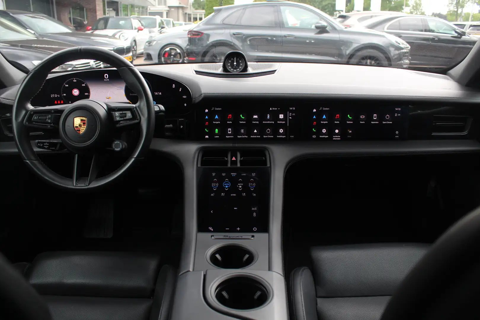 Porsche Taycan Performance 84 kWh / Panoramadak / Camera / Passen Black - 2