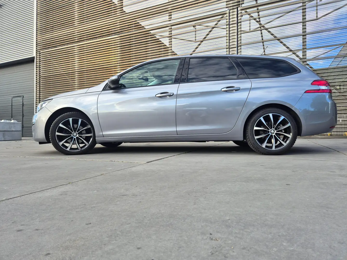 Peugeot 308 308 1.6 BlueHDI BL Pack Zilver - 1