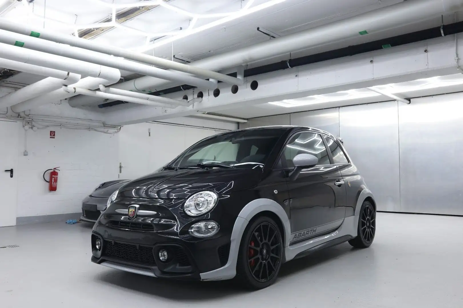 Abarth 695 70th anniversario Limited Edition Sabelt Schwarz - 2