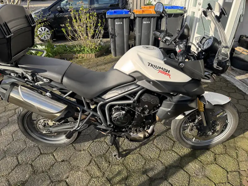 Triumph Tiger 800 - foto 4